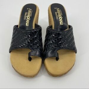 California Magdesians leather toe loop platform
